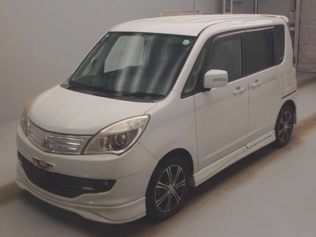 MITSUBISHI DELICA D2 2012