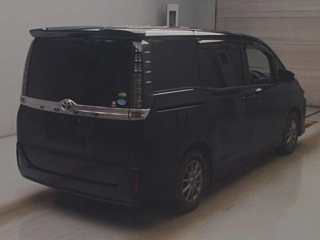 TOYOTA VOXY 2014