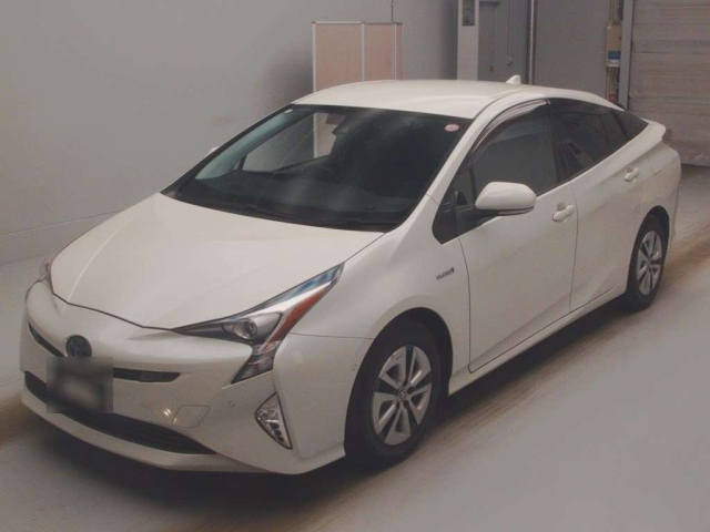 TOYOTA PRIUS 2016