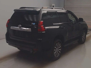 TOYOTA LAND CRUISER PRADO 2019