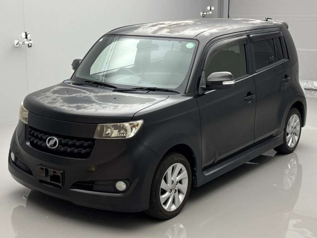 TOYOTA BB 2012