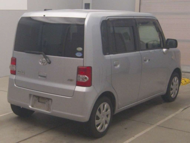 TOYOTA PIXIS SPACE 2012