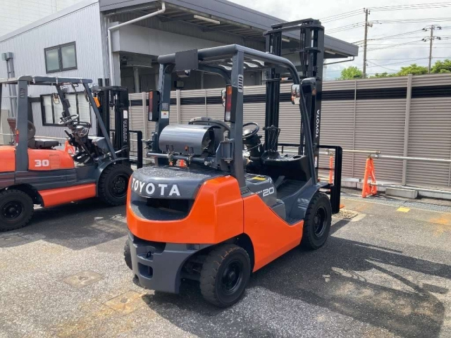 TOYOTA FORKLIFT 2014