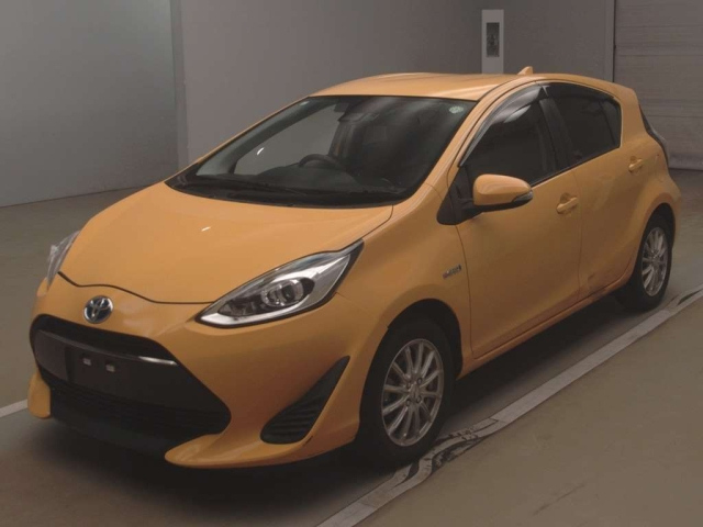 TOYOTA AQUA 2017