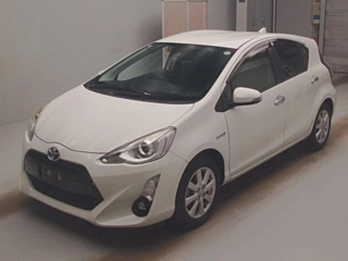 TOYOTA AQUA 2017