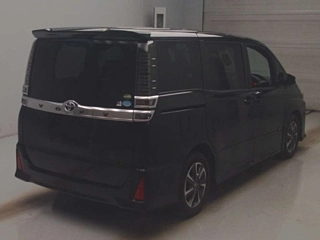 TOYOTA VOXY 2017