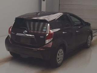 TOYOTA AQUA 2016