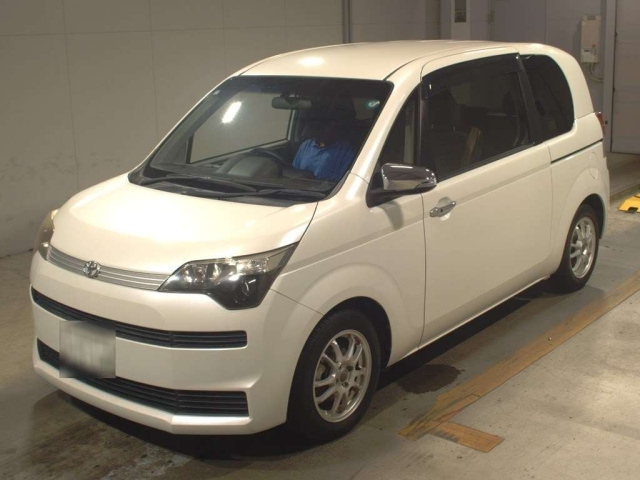 TOYOTA SPADE 2015