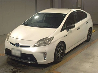 TOYOTA PRIUS 2013