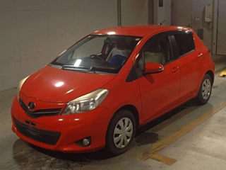TOYOTA VITZ 2013