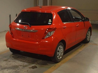 TOYOTA VITZ 2013