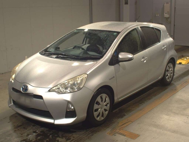 TOYOTA AQUA 2012