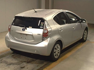 TOYOTA AQUA 2012