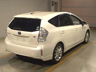 TOYOTA PRIUS ALPHA 2012