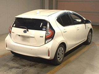 TOYOTA AQUA 2018