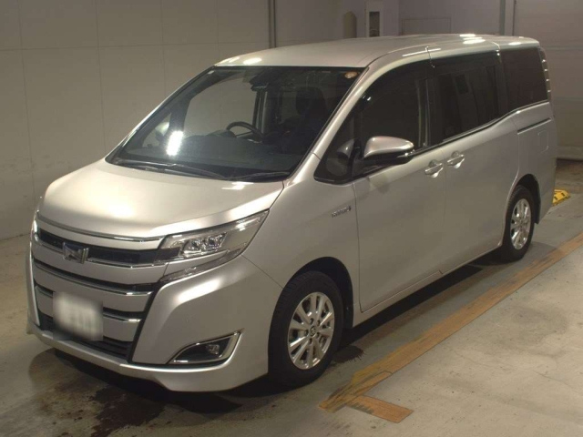 TOYOTA NOAH 2020