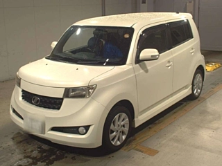 TOYOTA BB 2011