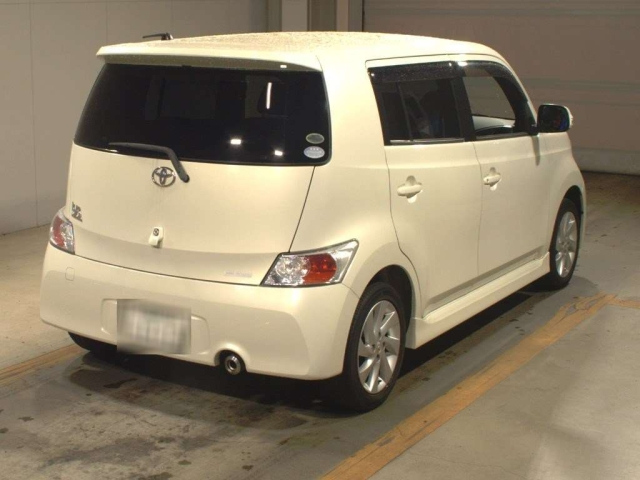 TOYOTA BB 2011