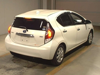 TOYOTA AQUA 2016