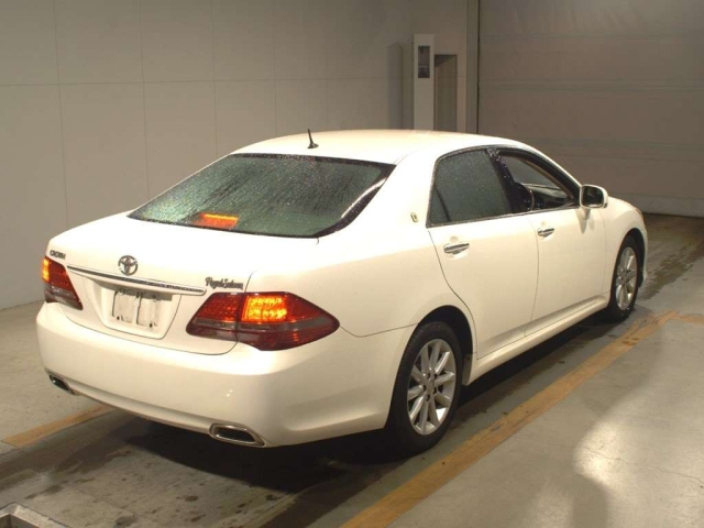 TOYOTA CROWN 2010