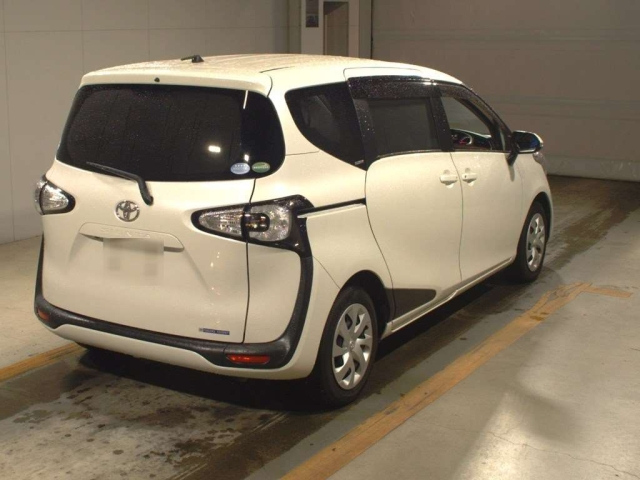 TOYOTA SIENTA 2015