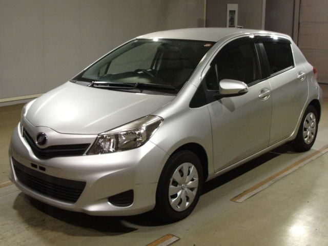 TOYOTA VITZ 2012