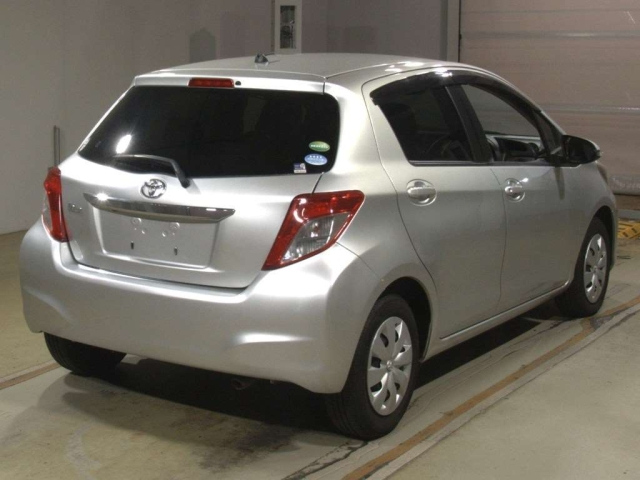 TOYOTA VITZ 2012