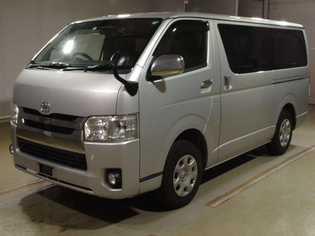 TOYOTA HIACE VAN 2019