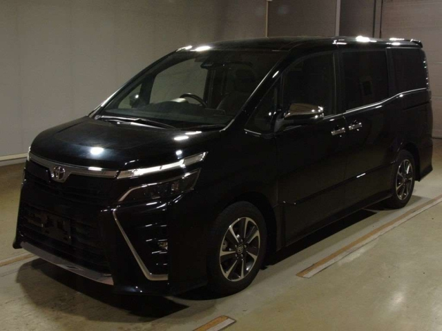 TOYOTA VOXY 2021