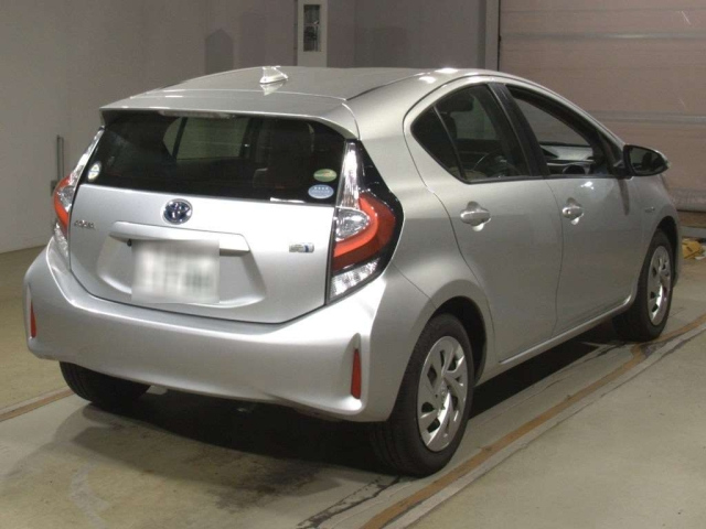 TOYOTA AQUA 2019