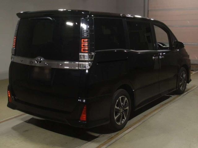 TOYOTA VOXY 2021