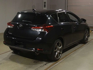 TOYOTA AURIS 2015