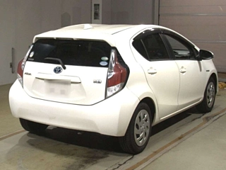 TOYOTA AQUA 2016