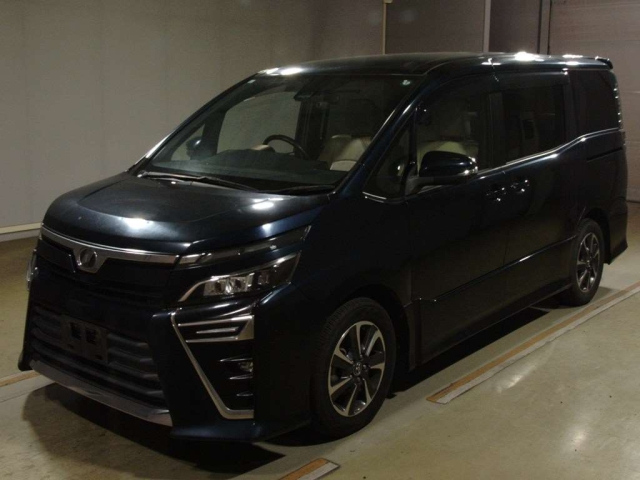 TOYOTA VOXY 2017