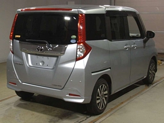 TOYOTA ROOMY 2019