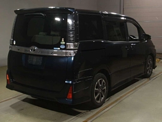 TOYOTA VOXY 2017