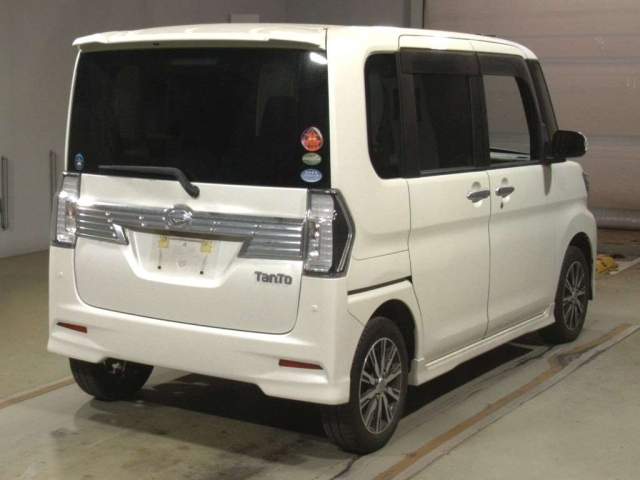 DAIHATSU TANTO 2016