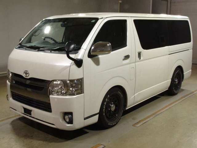 TOYOTA HIACE VAN 2015