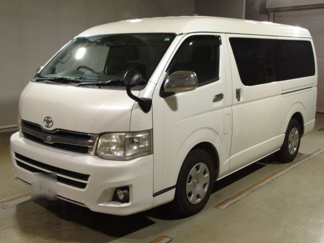 TOYOTA HIACE 2013
