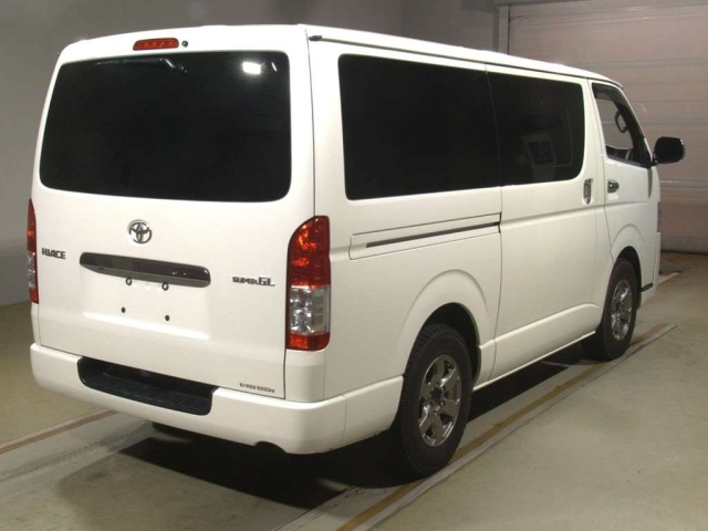 TOYOTA HIACE VAN 2016