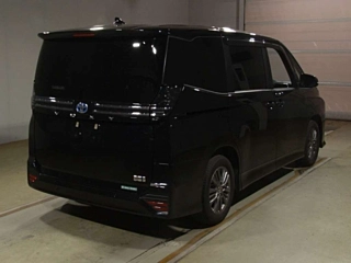 TOYOTA VOXY 2023