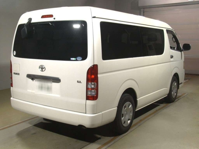 TOYOTA HIACE 2013