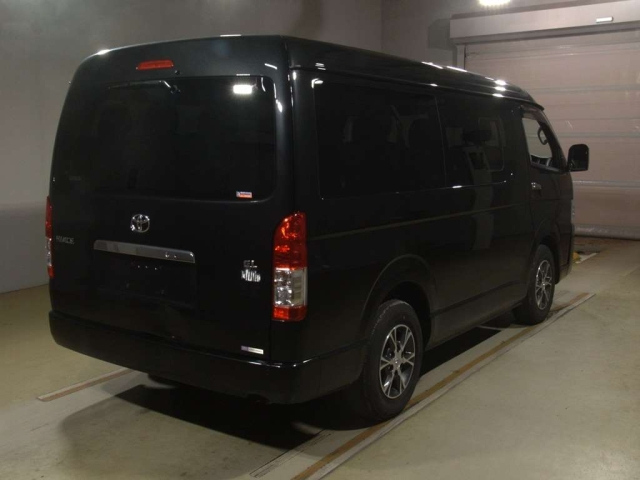 TOYOTA HIACE 2022