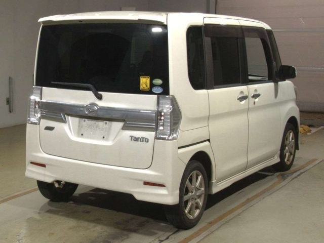 DAIHATSU TANTO 2014