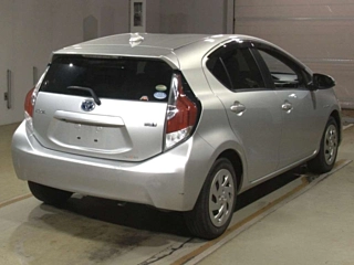 TOYOTA AQUA 2016