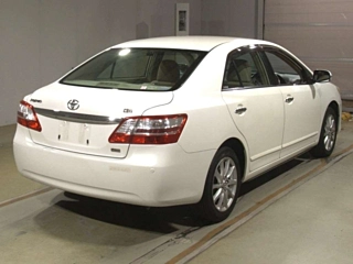 TOYOTA PREMIO 2011