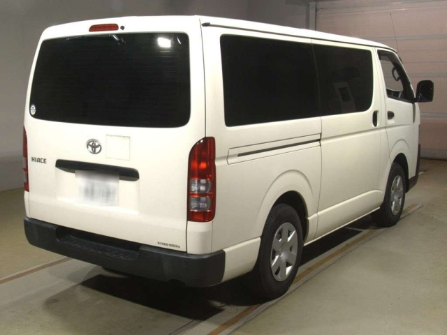 TOYOTA HIACE VAN 2021