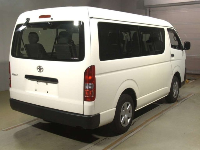 TOYOTA HIACE 2020