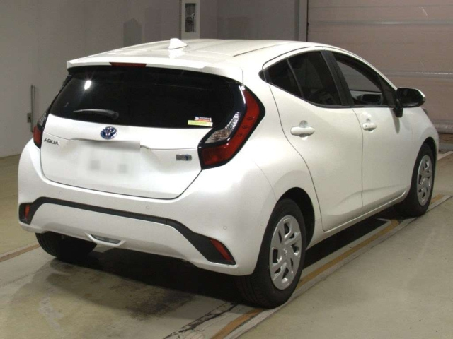 TOYOTA AQUA 2023
