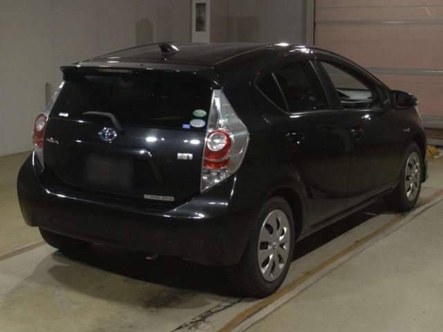 TOYOTA AQUA 2015